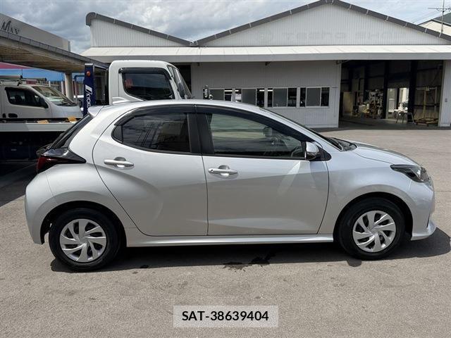 Toyota YARIS 2021-08 8650897-3