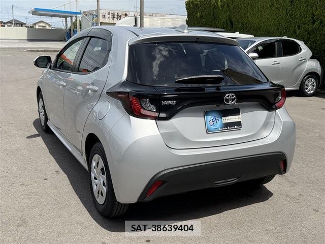 Toyota YARIS 2021-08 8650897-9
