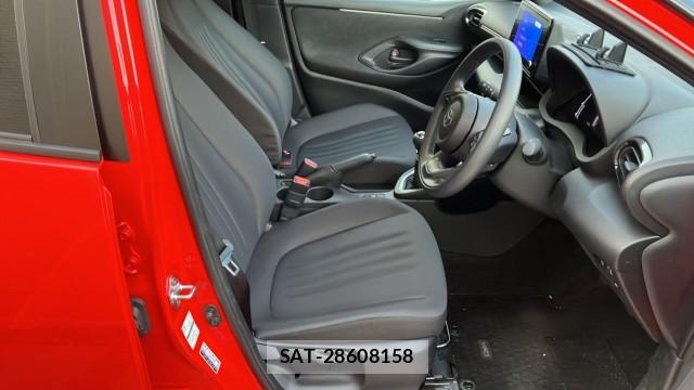 Toyota YARIS 2025-11 8651436-5