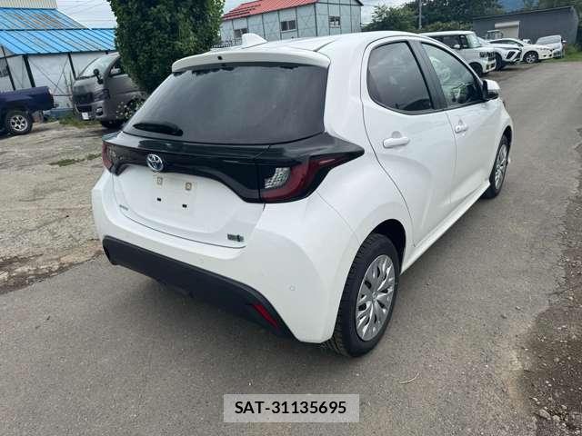 Toyota YARIS 2023-07 8651788-10