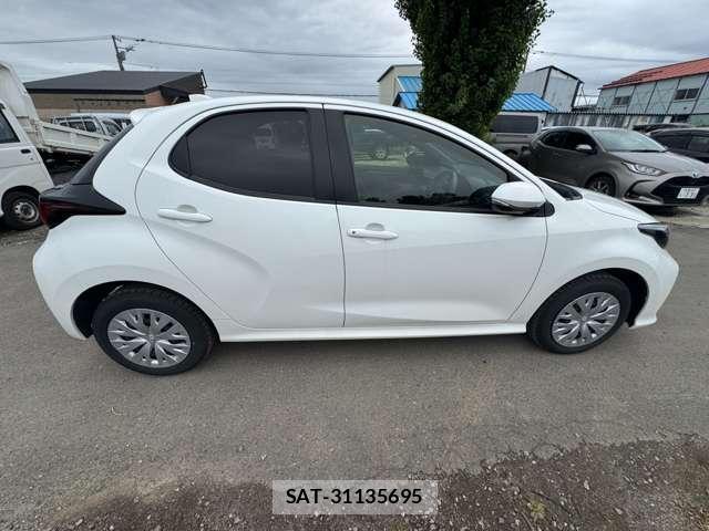 Toyota YARIS 2023-07 8651788-11