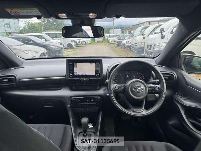 Toyota YARIS 2023-07 8651788-13
