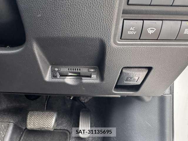 Toyota YARIS 2023-07 8651788-17