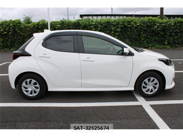 Toyota YARIS 2024-09 8651907-8