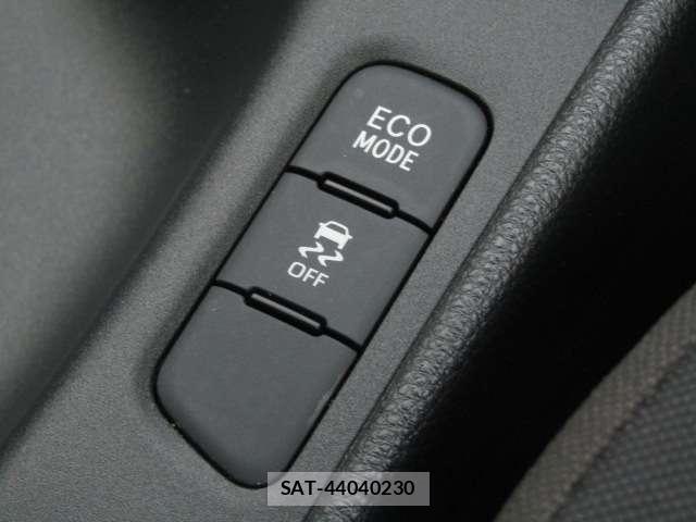 Toyota YARIS 2022-03 8652336-12