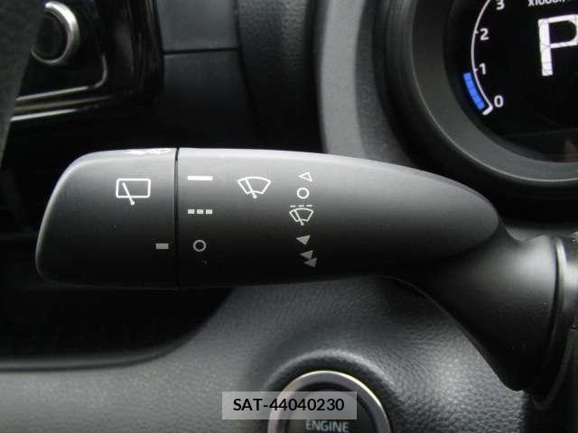 Toyota YARIS 2022-03 8652336-16