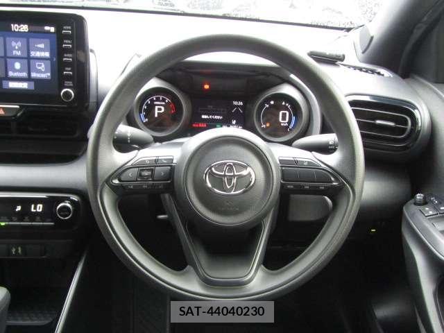 Toyota YARIS 2022-03 8652336-2