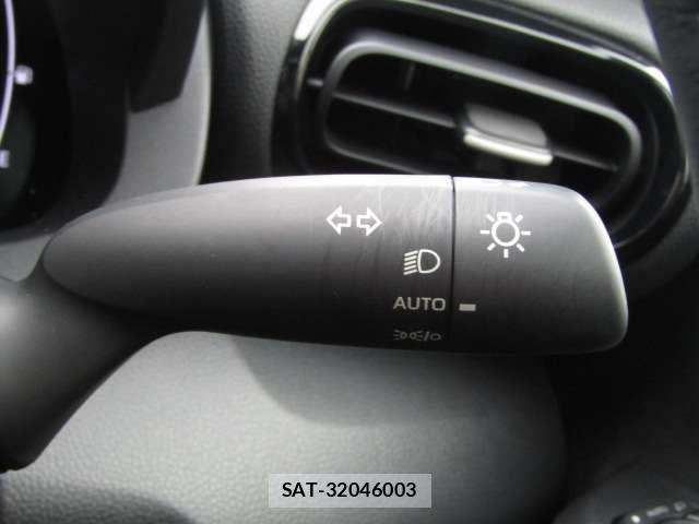 Toyota YARIS 2024-03 8652337-7