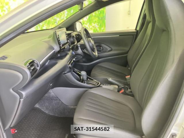 Toyota YARIS 2020-09 8652377-5