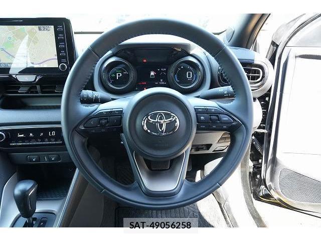 Toyota YARIS 2020-09 8652563-4