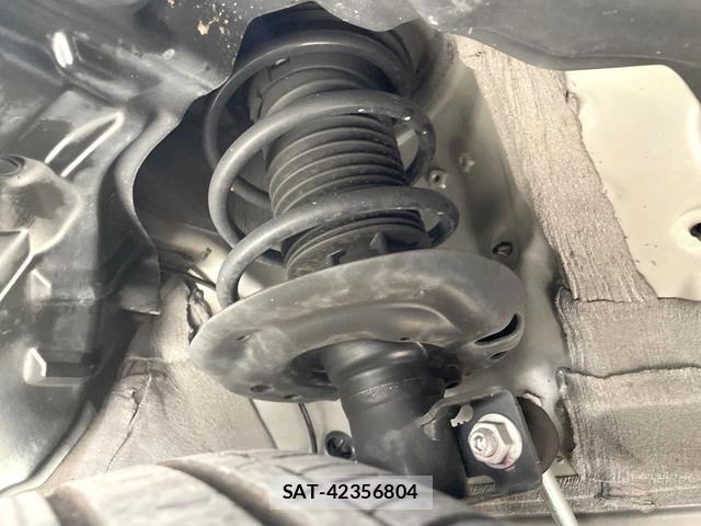 Toyota YARIS 2022-05 8652581-19