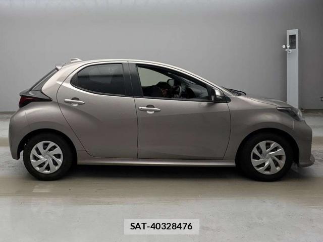 Toyota YARIS 2023-07 8652686-13