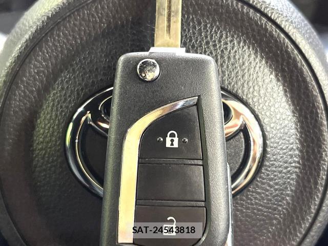 Toyota YARIS 2023-07 8653096-6