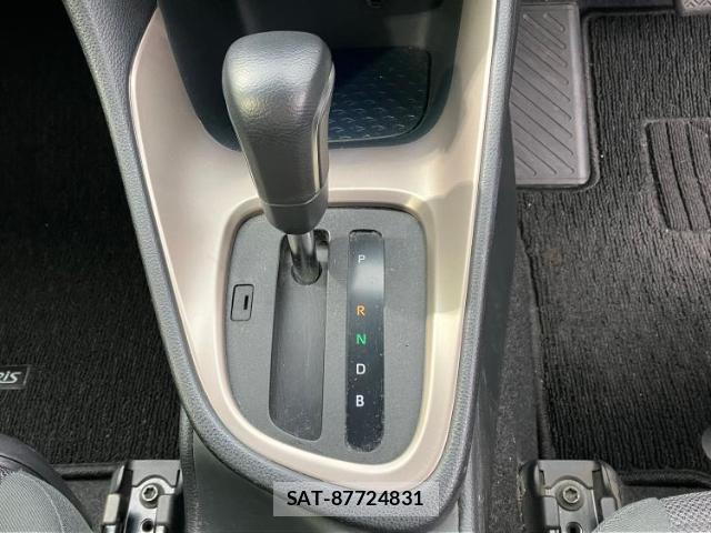 Toyota YARIS 2021-09 8653503-14