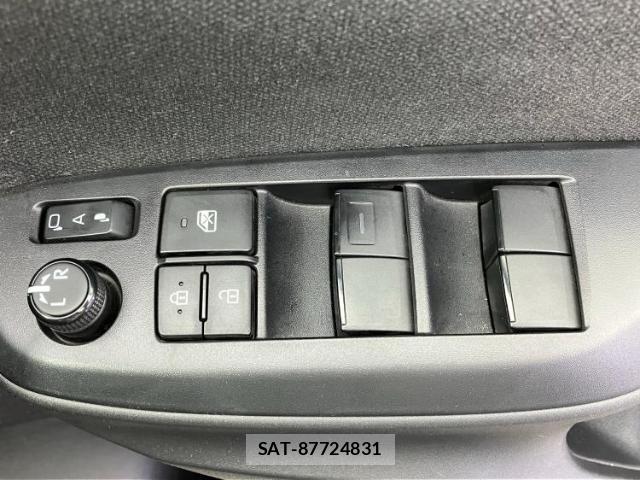 Toyota YARIS 2021-09 8653503-17