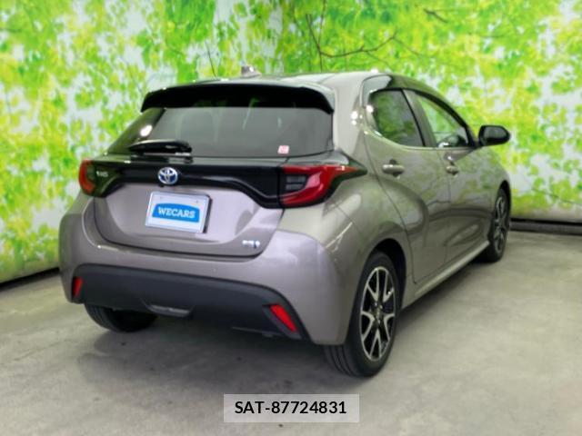 Toyota YARIS 2021-09 8653503-2