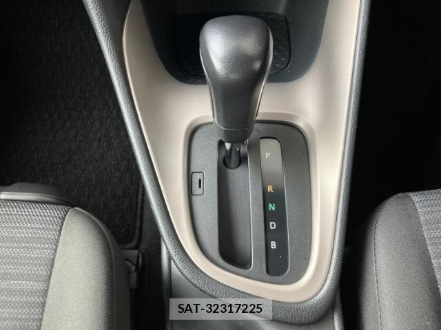 Toyota YARIS 2020-07 8653733-16