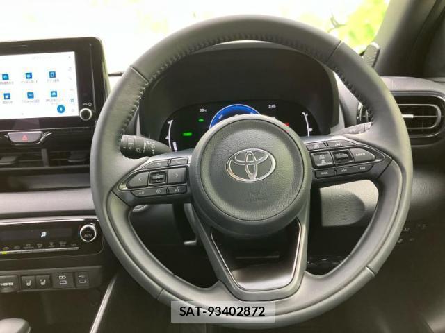 Toyota YARIS 2024-06 8653830-14