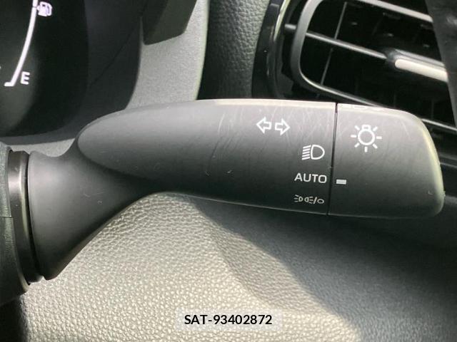 Toyota YARIS 2024-06 8653830-15