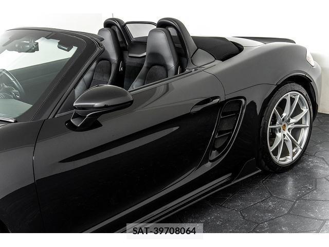 Porsche 718 Boxster 2016-12 8691186-7