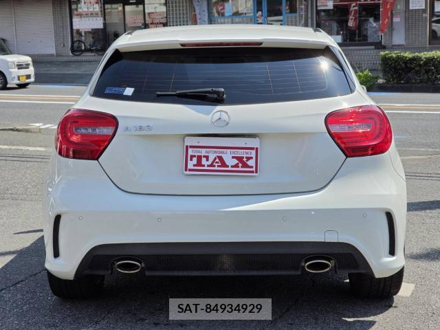 Mercedes Benz A-CLASS 2015-11 8691183-5