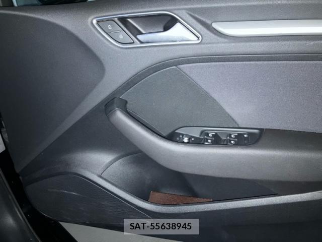 Audi E-TRON 2017-02 8690706-11