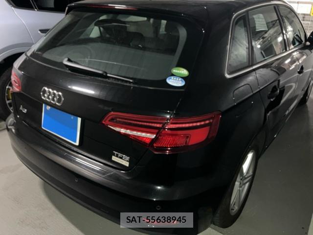 Audi E-TRON 2017-02 8690706-13