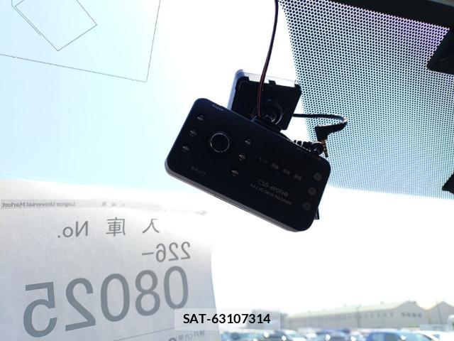 Toyota AQUA 2015-08 8690570-16