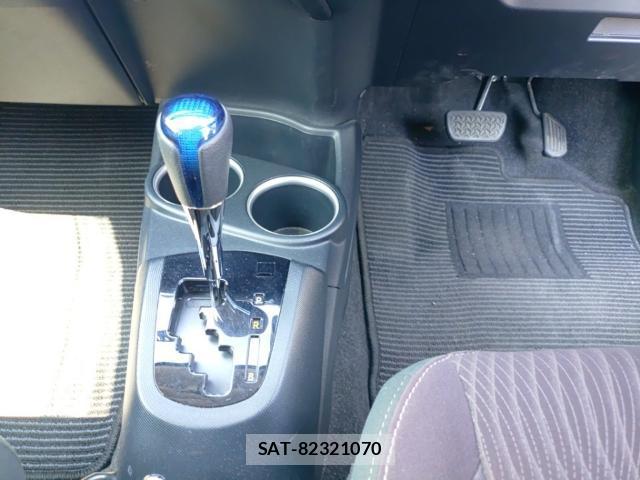 Toyota AQUA 2019-08 8690585-11