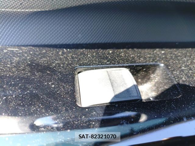 Toyota AQUA 2019-08 8690585-12