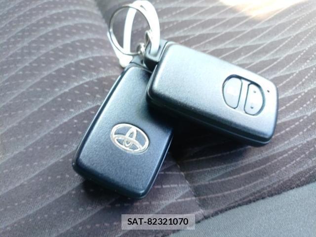 Toyota AQUA 2019-08 8690585-14