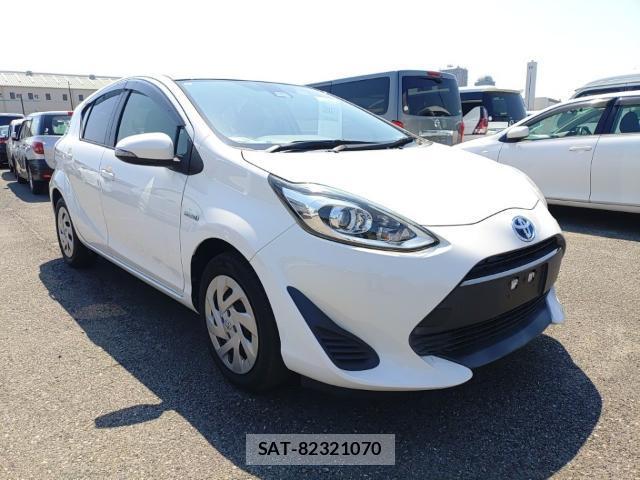 Toyota AQUA 2019-08 8690585-3