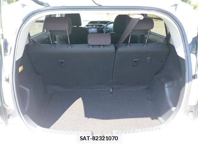 Toyota AQUA 2019-08 8690585-7