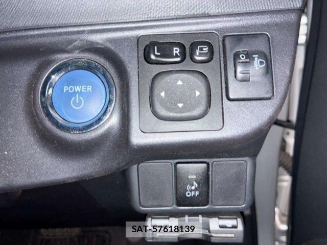 Toyota AQUA 2014-05 8690717-10
