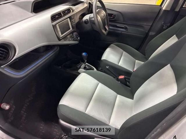 Toyota AQUA 2014-05 8690717-11