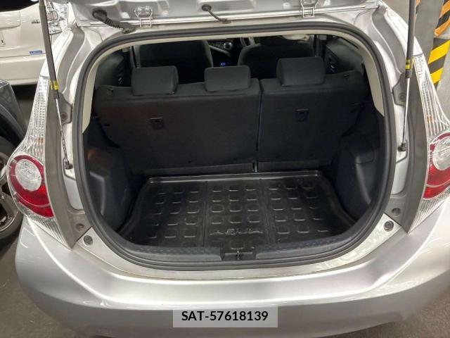 Toyota AQUA 2014-05 8690717-12