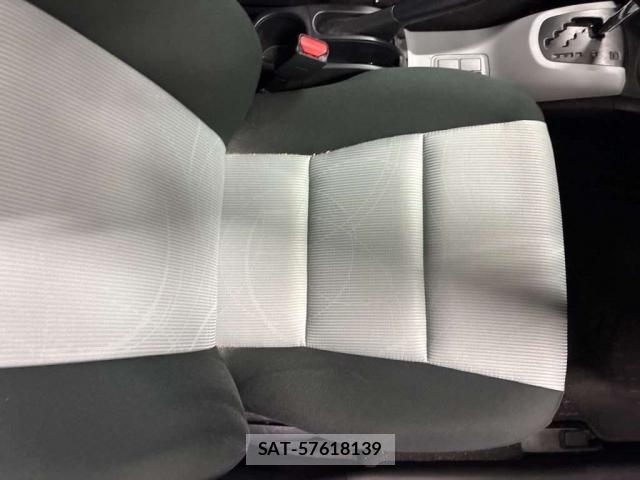 Toyota AQUA 2014-05 8690717-6