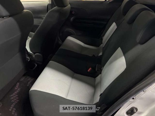 Toyota AQUA 2014-05 8690717-7