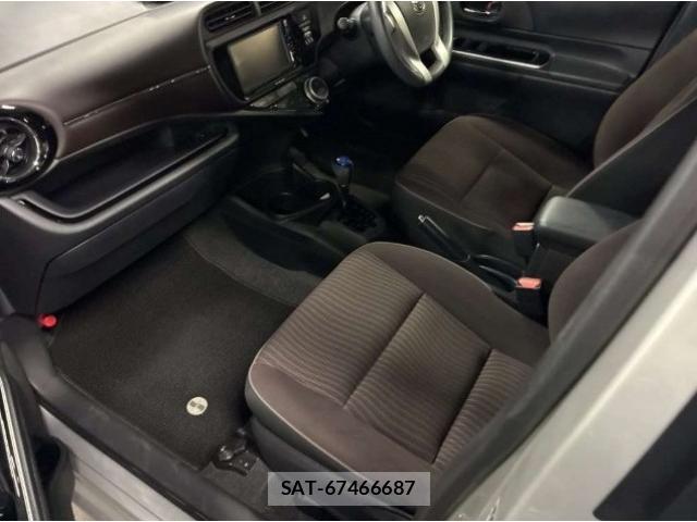 Toyota AQUA 2016-01 8690757-9