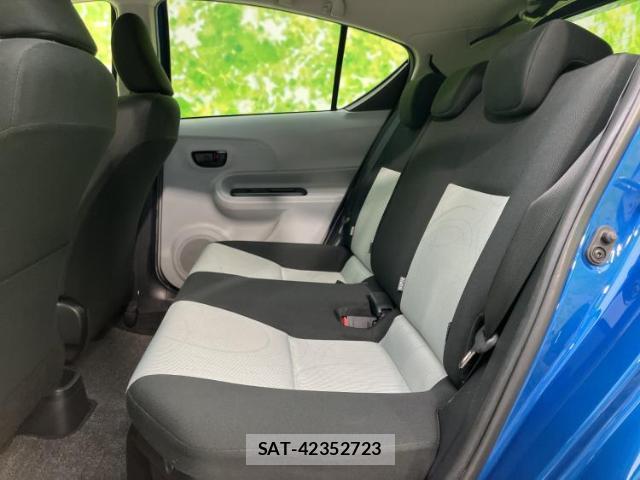 Toyota AQUA 2012-12 8690887-5