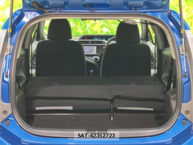 Toyota AQUA 2012-12 8690887-7