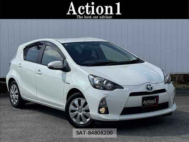 Toyota AQUA 2014-10 8690988-0