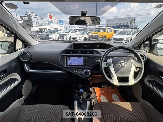 Toyota AQUA 2014-10 8690988-1