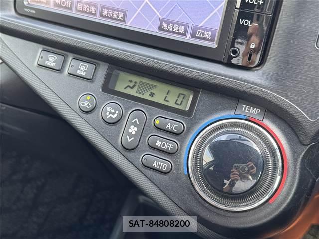 Toyota AQUA 2014-10 8690988-11