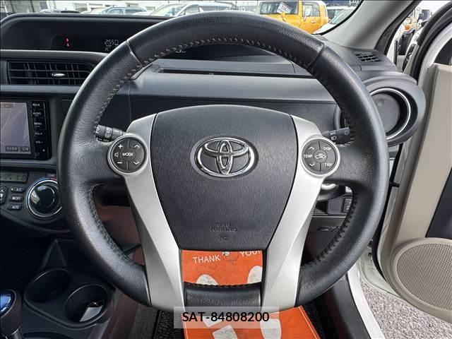 Toyota AQUA 2014-10 8690988-12