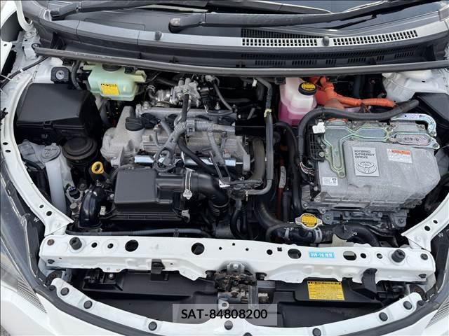 Toyota AQUA 2014-10 8690988-13