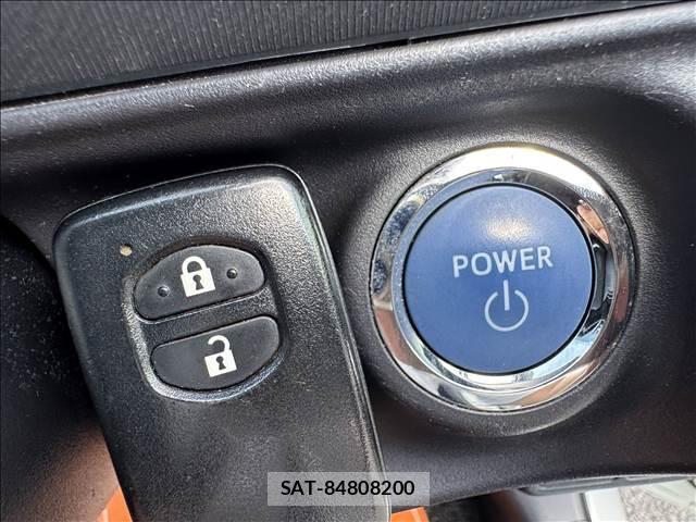 Toyota AQUA 2014-10 8690988-14