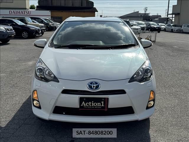Toyota AQUA 2014-10 8690988-16