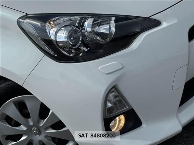 Toyota AQUA 2014-10 8690988-9