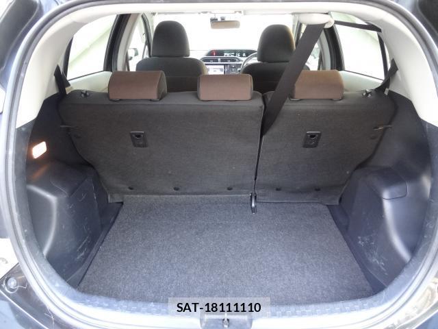 Toyota AQUA 2013-08 8691148-14